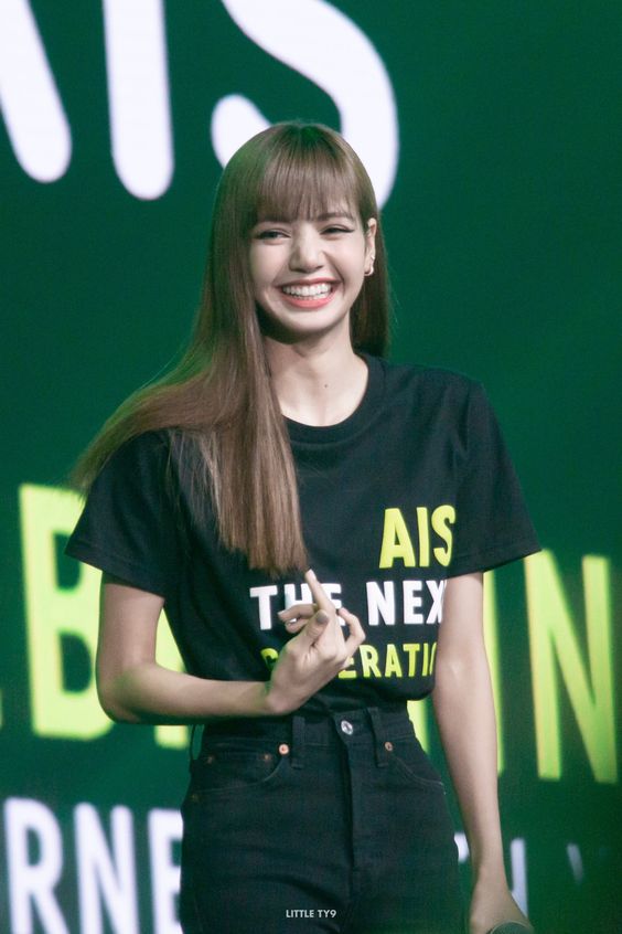 รวมภาพ LISA BLACK PINK ผู้กุ้มหัวใจแฟนคลับทั่วโลก