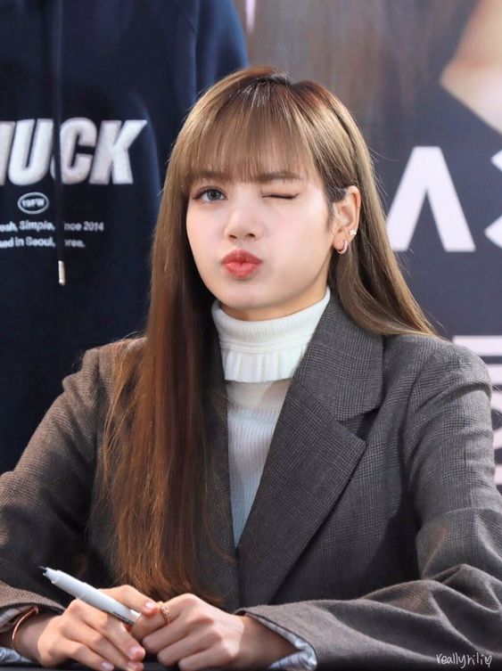 รวมภาพ LISA BLACK PINK ผู้กุ้มหัวใจแฟนคลับทั่วโลก